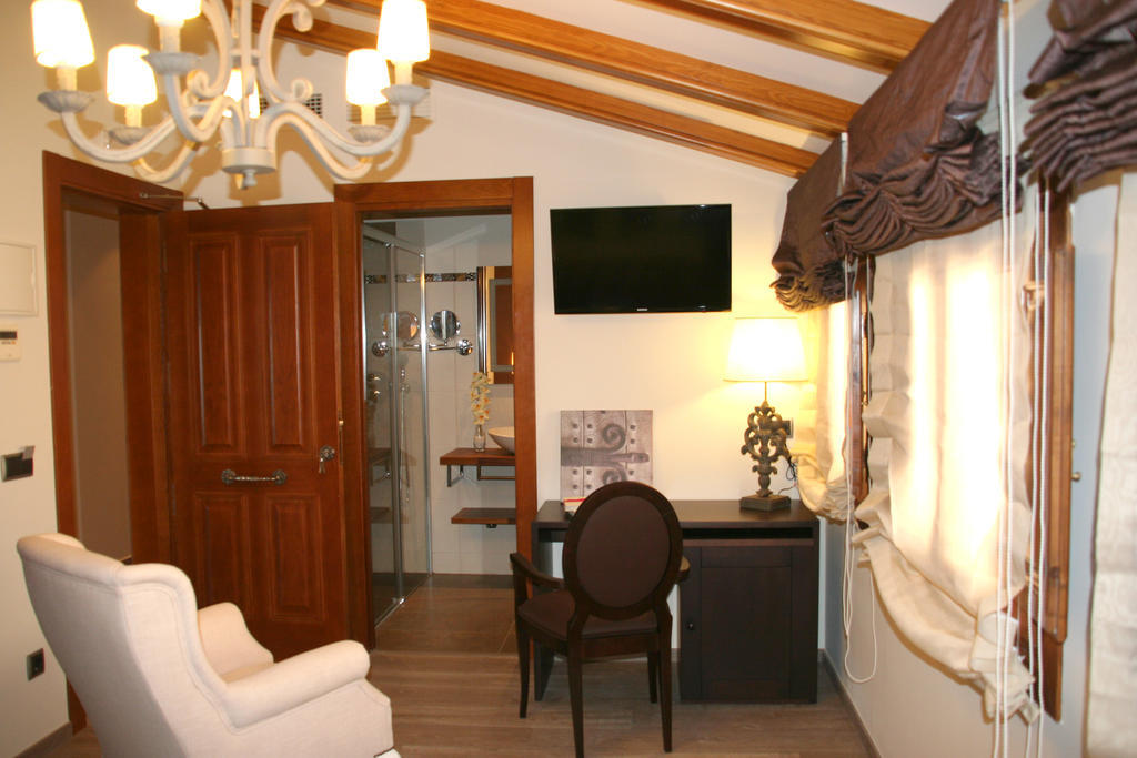 Hotel Castillo De Alquézar Kamer foto