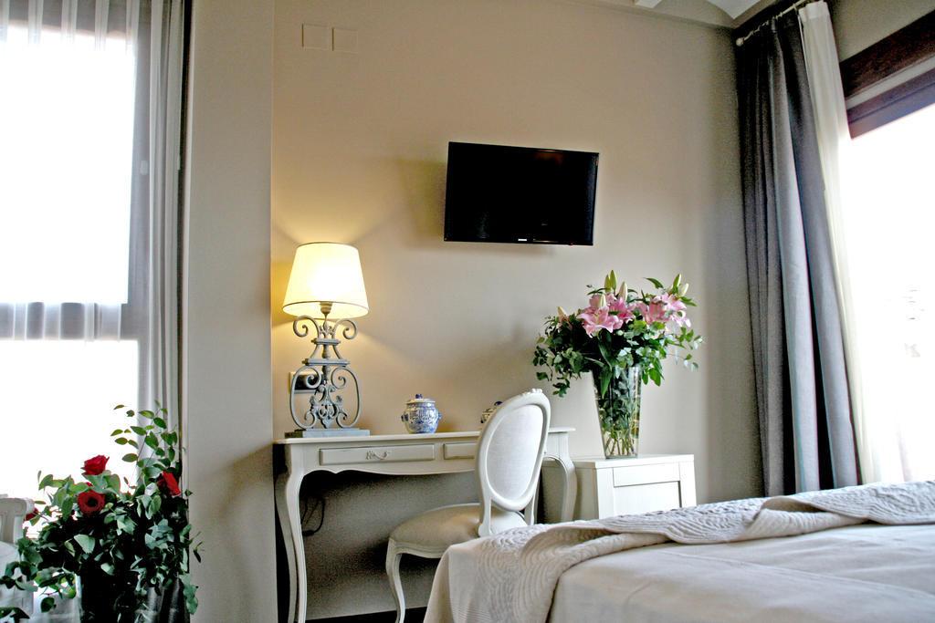 Hotel Castillo De Alquézar Kamer foto