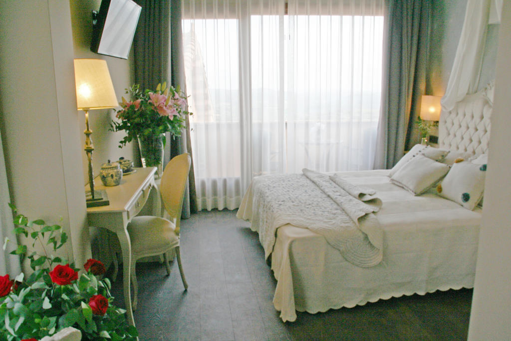Hotel Castillo De Alquézar Kamer foto