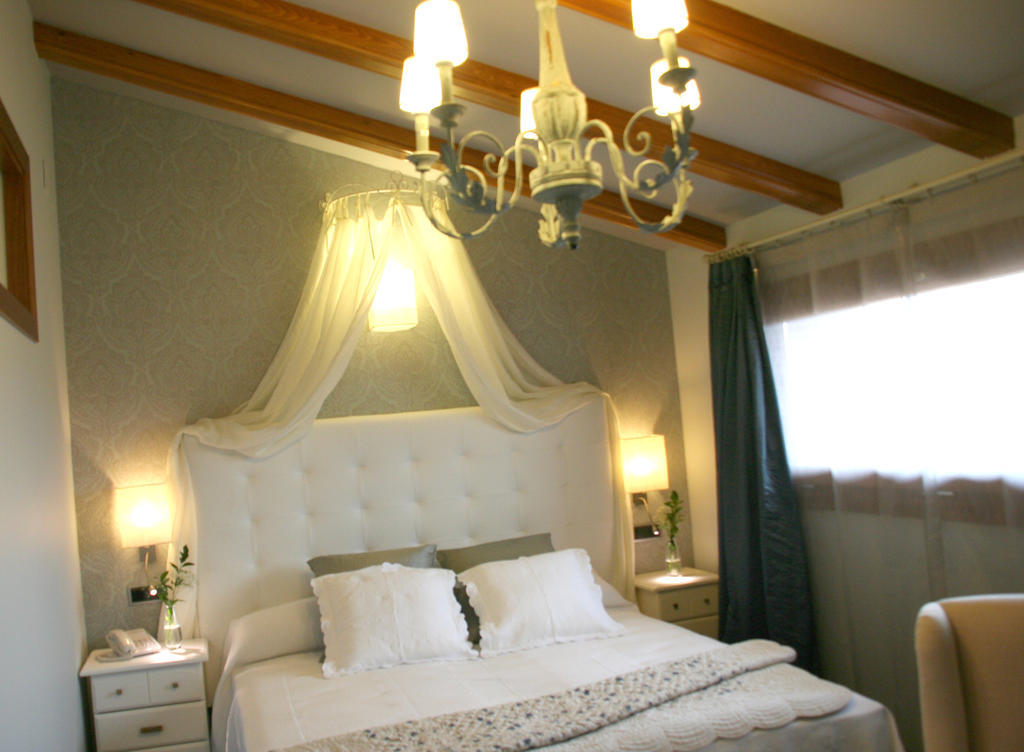 Hotel Castillo De Alquézar Kamer foto