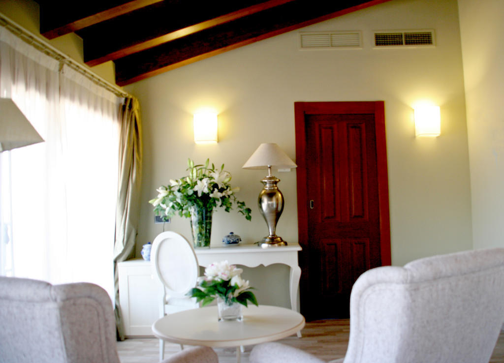 Hotel Castillo De Alquézar Kamer foto