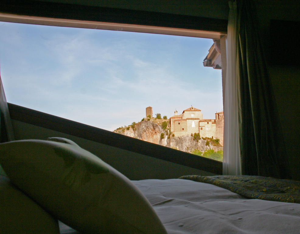 Hotel Castillo De Alquézar Kamer foto