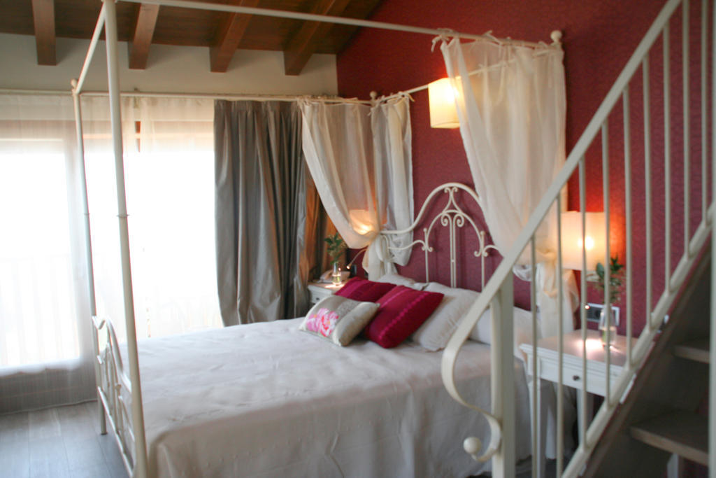 Hotel Castillo De Alquézar Kamer foto