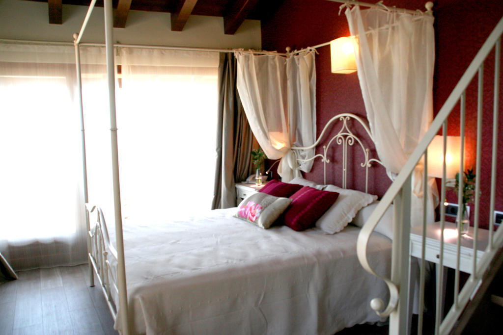 Hotel Castillo De Alquézar Kamer foto